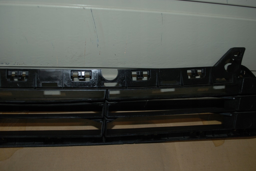 фото №10, Решётка бампера средняя перед hyundai i30 iii 17- 86560-s0000