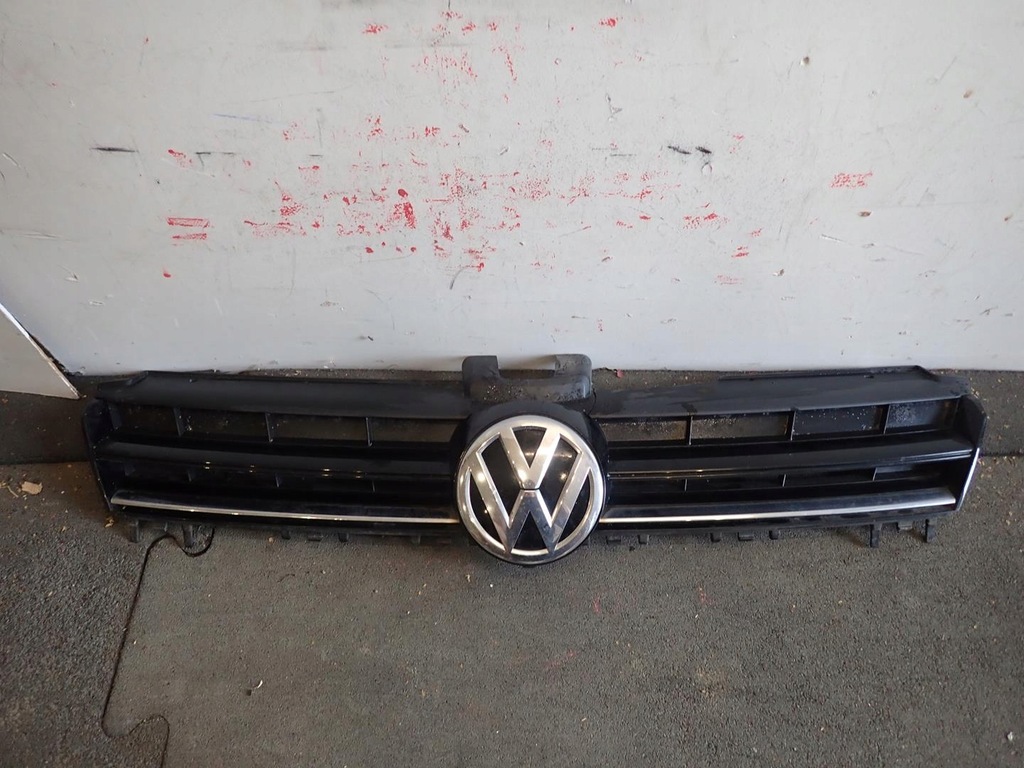 фото №1, Решётка радиатора vw golf vii 2012-2017 5g0853653e