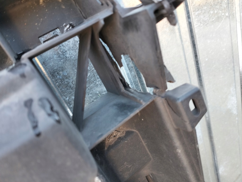 фото №8, Pas передній радіатор вентилятор peugeot 207 бензин