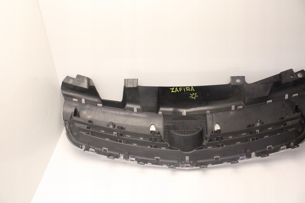 Решётка радиатора решётка радиатора радиатора opel zafira b lift 2008r- 13247327 13247331 Киев