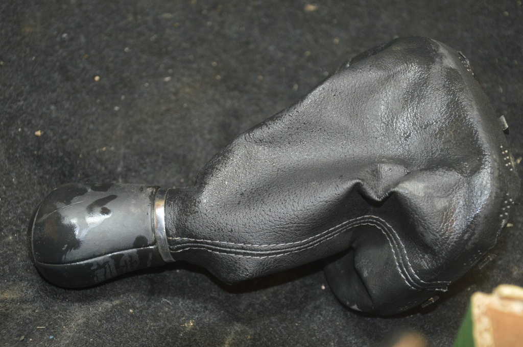 фото №1, Vw touran ii ручка, чехол кожа