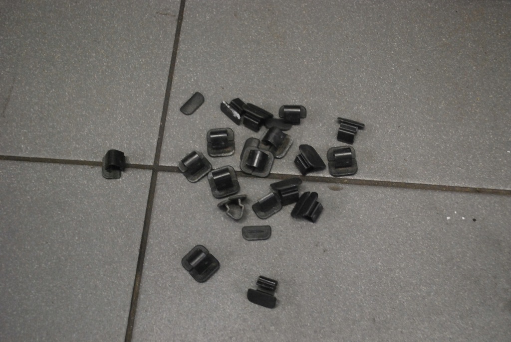 фото №12, Шумоизоляция капот audi a8 d3 клипсы