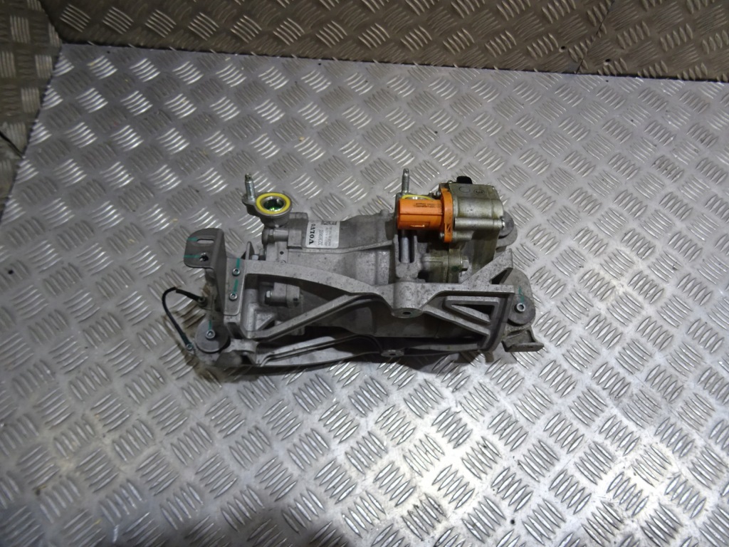 Купить Volvo c40 компрессор компрессор кондиционера 32369660