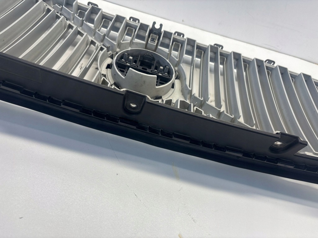 Решітка  решітка радіатора передній перед volvo xc90 2 2017 31479327 Оригінал