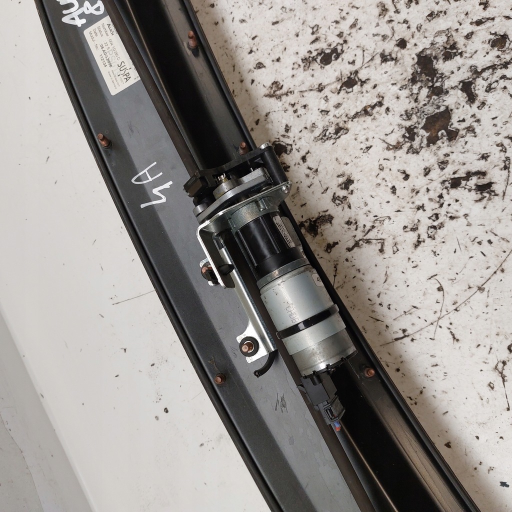 фото №9, Audi tt 8j спойлер крышки багажника электрический 8j0827948c