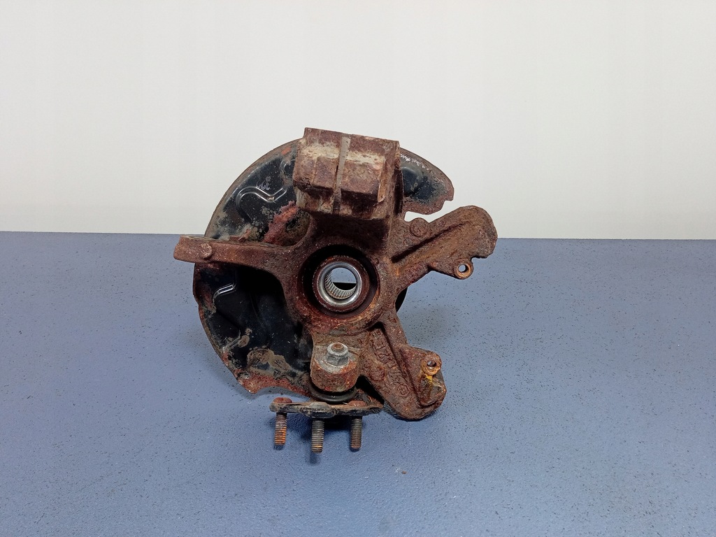 фото №2, Skoda rapid 1.2 tsi поворотний кулак ліва перед