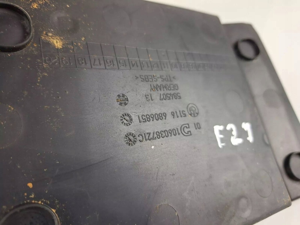 фото №7, Bmw i4 2023 вкладка бардачка туннель среднего