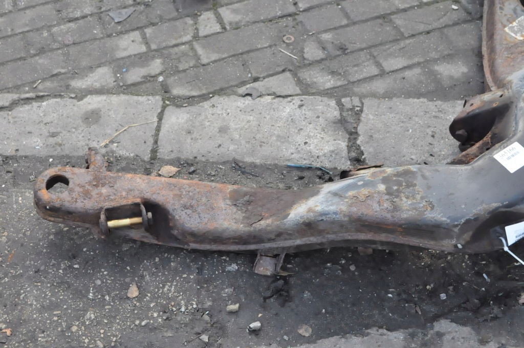 Mercedes w123 230e sedan 2.3 8v 136km балка подрамник подвеска задний Недорого