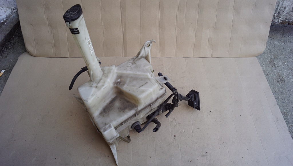 фото №8, Lexus gs300 бачок омивача 060351-918