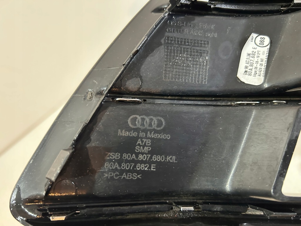 Audi q5 80a s-line решётка правый  artapa бампера 80a807680 k/l Киев
