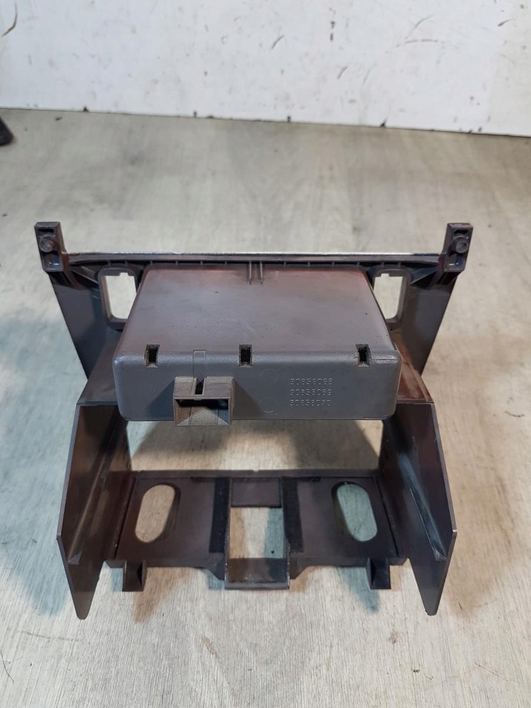 фото №3, Рамка захист панелі радіо volvo s40