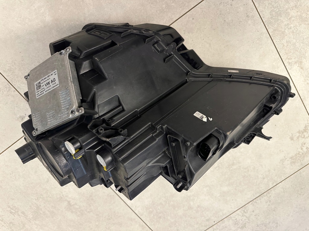 фото №16, Лампа правая правый full led skoda karoq 57b941016d