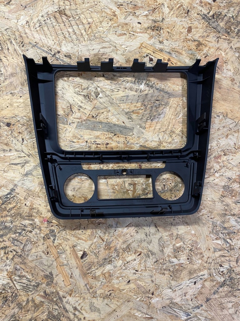 фото №2, Skoda yeti рамка радио 5l0858069l