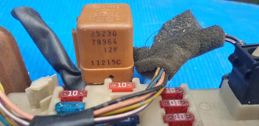 фото №6, Nissan primera p12 коробка запобіжників 24350av700 реле 2523079964