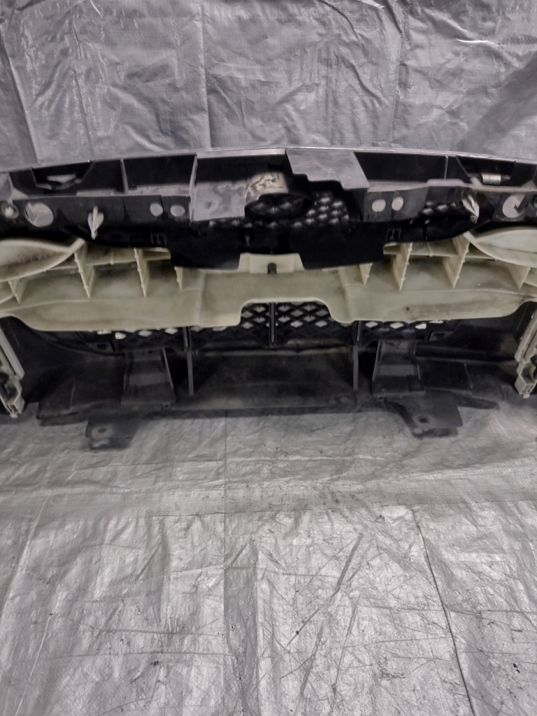 Бампер передній mazda 323f 2001r Зі Шроту