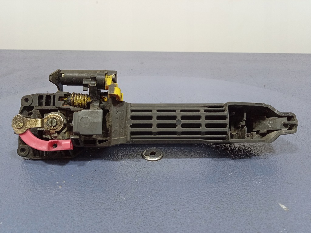 фото №3, Toyota avensis verso ручка дверь перед левая 1e2