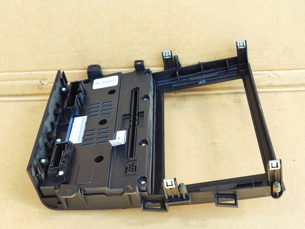 фото №11, Ford mondeo mk5 2.0 tdci панель керування рамка радіо кондиціонера