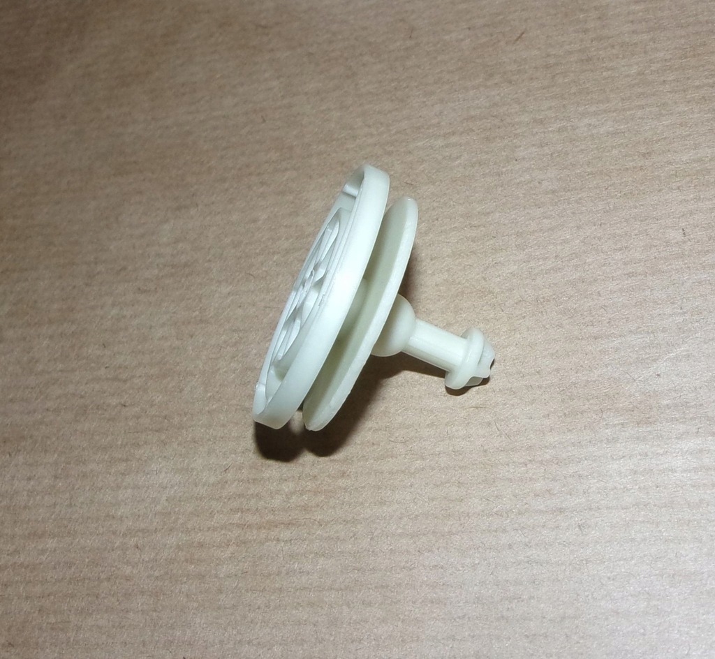 фото №1, Клипса обивка дверь r megane iv