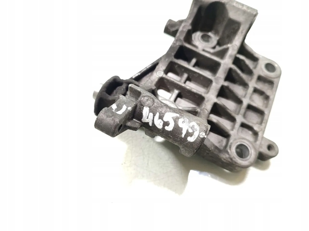 Audi a5 кронштейн генератора 2.7 tdi дизель 140kw 190 hp 059903143s 2008 с Разборки