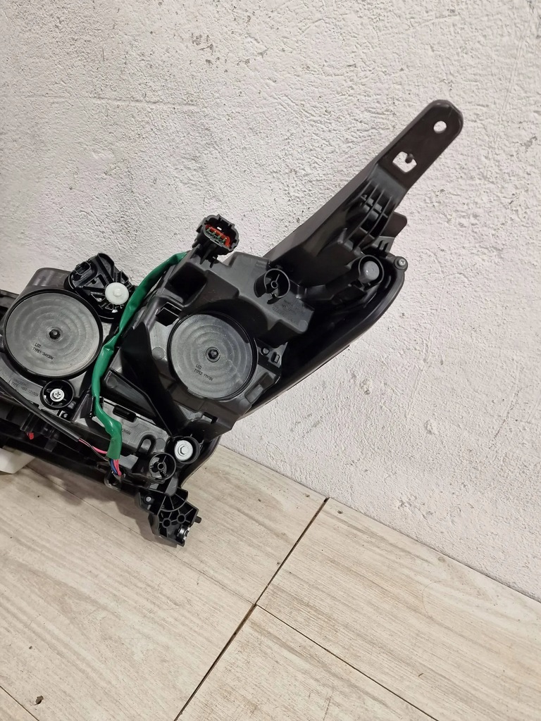 фото №14, Права лампа перед nissan leaf ii 2 ze1 full led 17