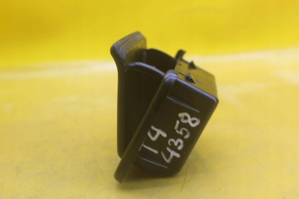 фото №7, Пепельница задняя tyna vw transporter t4 caravelle multivan 861857405a