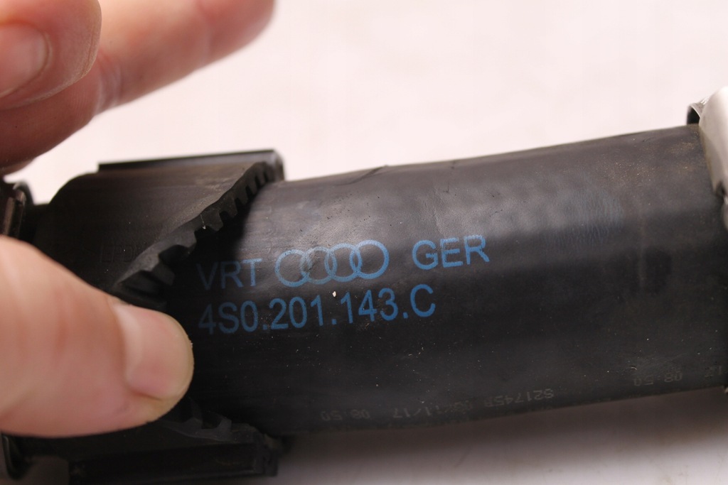 фото №3, Шланг łączący baki audi r8 ii 4s 2016r- 5.2 fsi