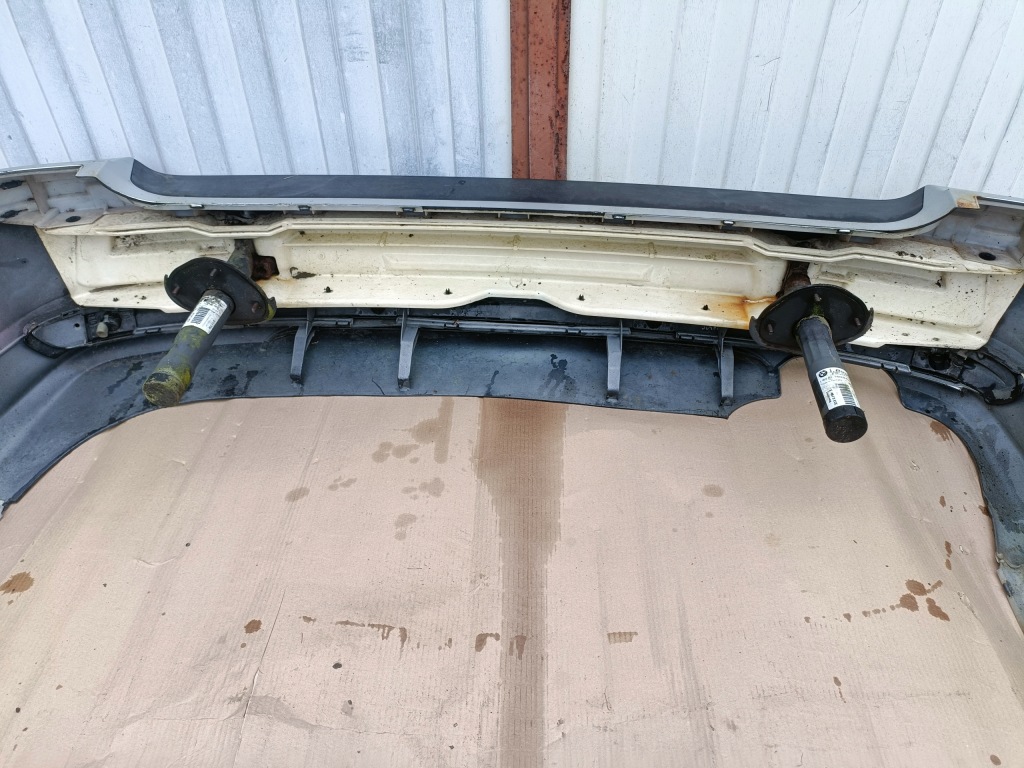 Бампер задні задній bmw 3 e46 touring сріблястий комплектний Оригінал