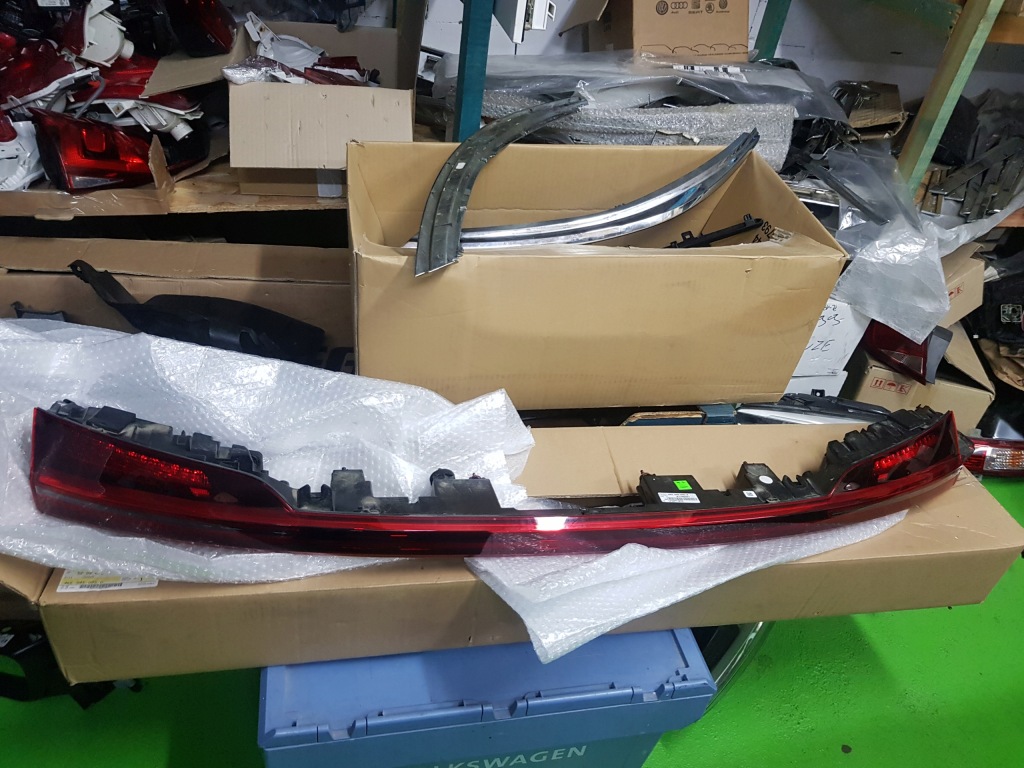 фото №1, Лампа задня задня audi e-tron etron e tron накладка