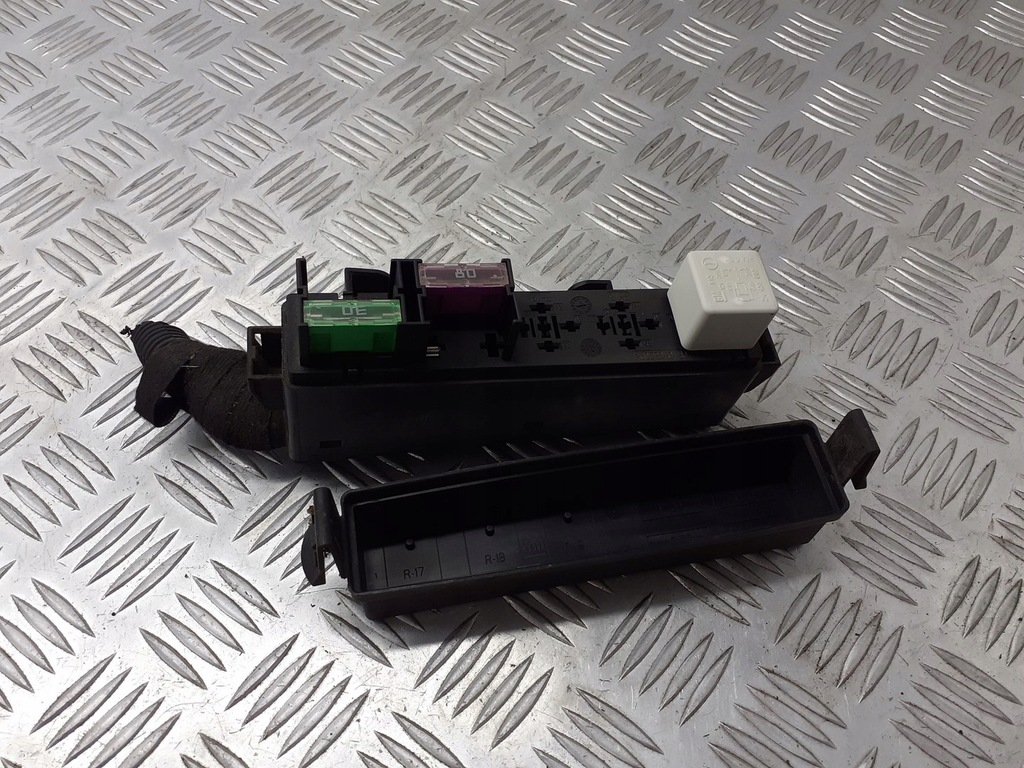 фото №1, Коробка реле opel vectra c 2.2 dti