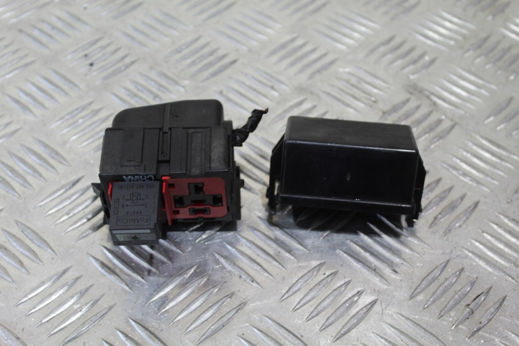 фото №1, Коробка реле корпус focus mk4