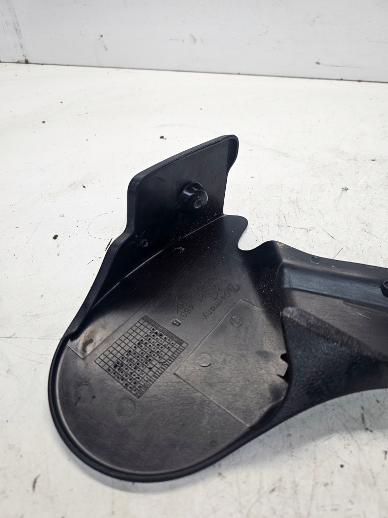 Захист  заглушка сидіння права audi q3 5n0881480b Недорого
