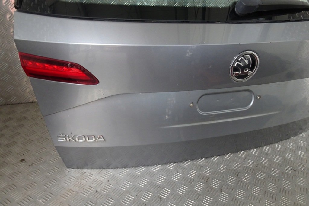фото №4, Skoda karoq - крышка багажника задняя