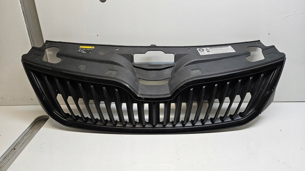 фото №1, Skoda rapid 5ja 12- 19 решітка радіатора решітка радіатора бампер перед чорний