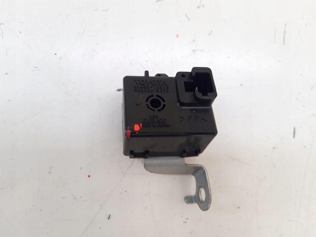 Купити Модуль реле сигналізація avensis toyota оригінальний номер 86650-13010