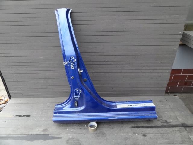 фото №1, Renault megane iv 2020 блок двигателя порог правый оригинал