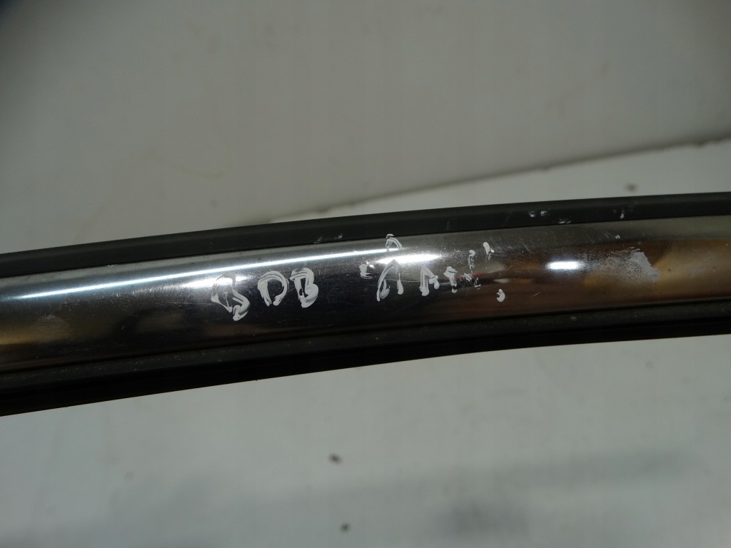 фото №7, Молдинг хром левая уплотнитель kia carens iv bdb