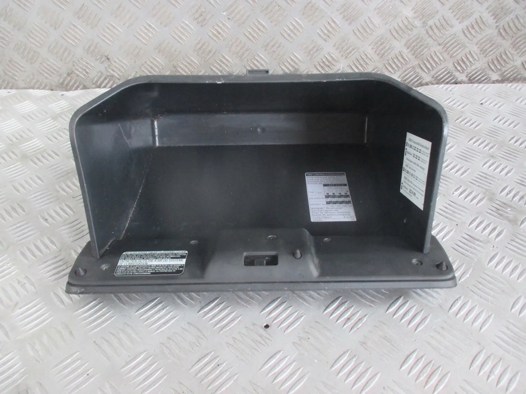 фото №1, Бардачок пасажира toyota corolla verso ii 2.2 d 04-09 r.