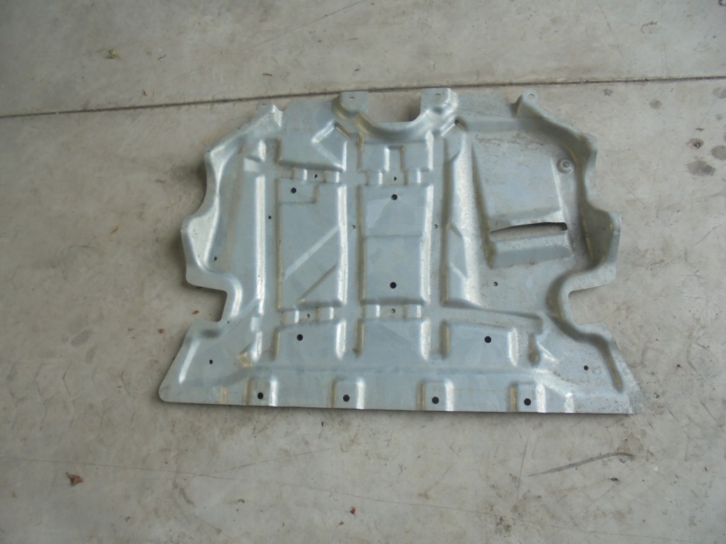 Купити Mercedes glc a253 4 matic накладка під  двигун