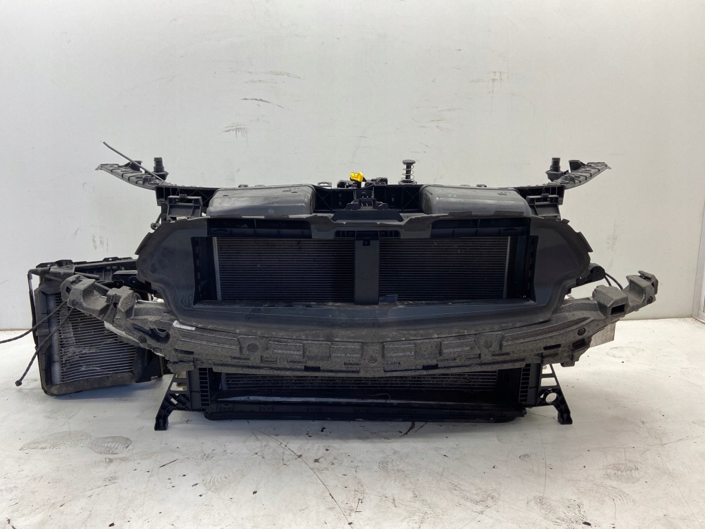 Купити Mercedes gla ii 2.0t h247 ремінь передній 45s 16.438km 2022r