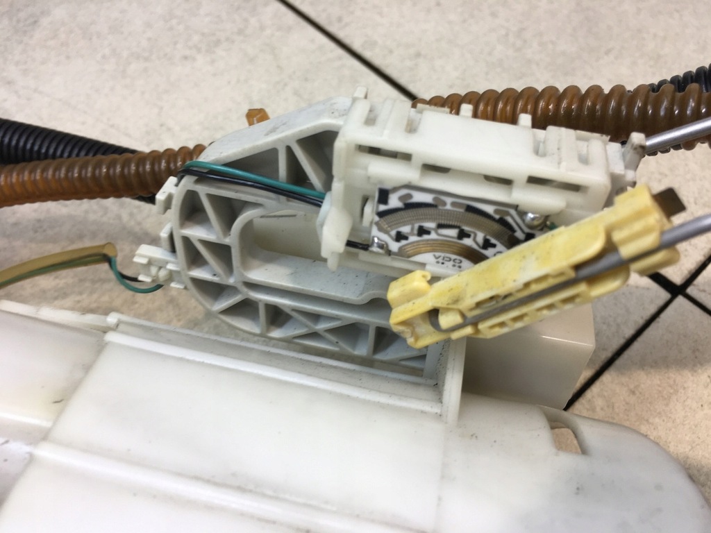 фото №11, Насос пального поплавок vw phaeton 3.2 v6 3d0919679a