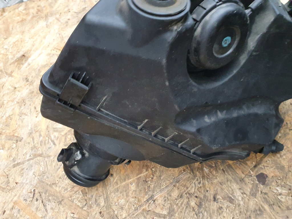 фото №7, Audi оригинальный номер 4f0133837bb корпус фильтра воздуха