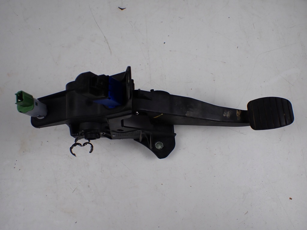 фото №6, Педаль сцепления dacia dokker 1.6 sce 2018 r europa 465038135r