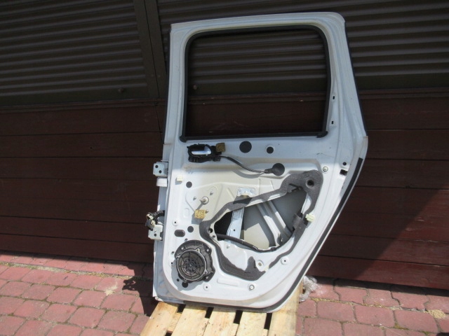 фото №2, Citroen c3 picasso дверь правое задняя