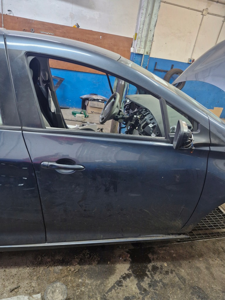 Купити Renault zoe двері передні праве перед tekpn