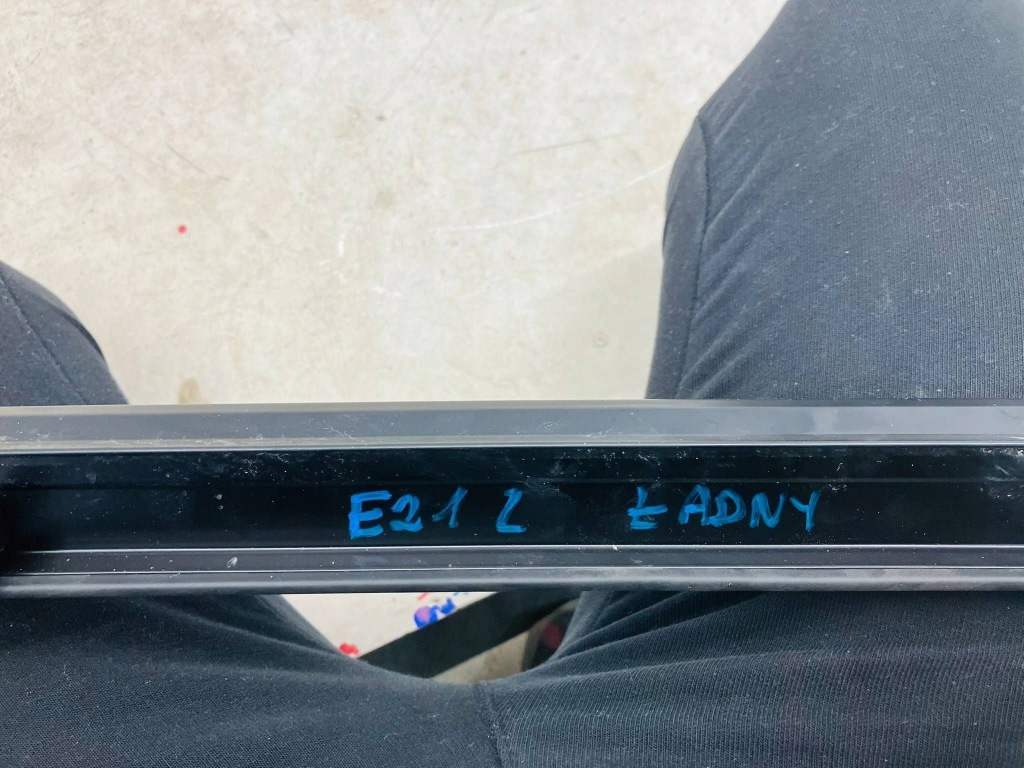 Corolla e21 универсал рейлинг крышный молдинг левое  чёрный в Украине