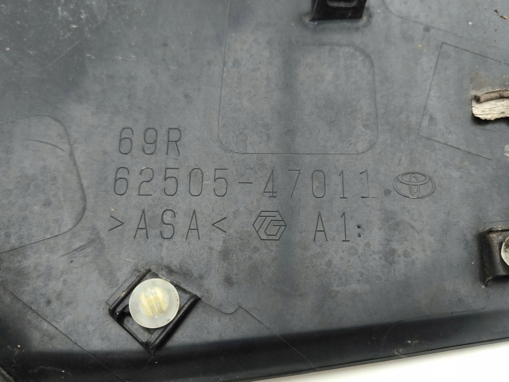 Toyota prius xw50 2018 молдинг скло бічний 6250547011 Недорого