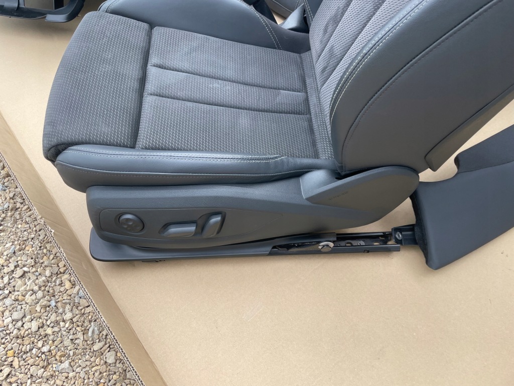 фото №8, Сиденья заднее сиденье audi a4 b9 lift s-line sedan кожа alcantara idealne комплект