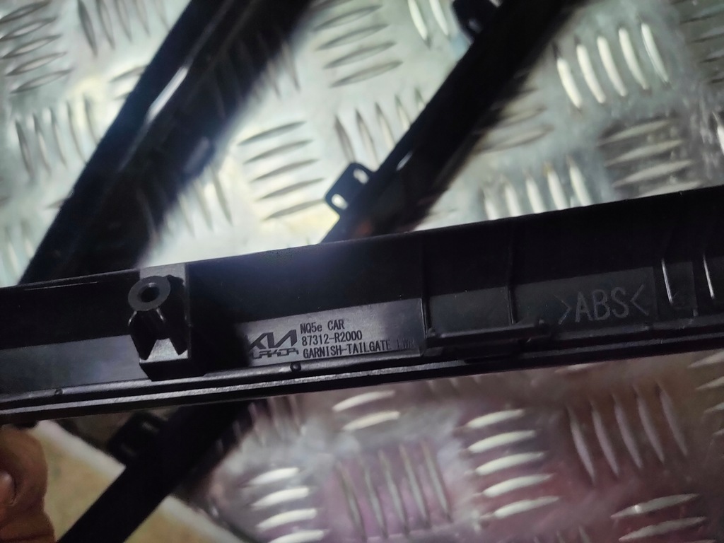 фото №4, Молдинг крышки багажника kia sportage v 87312-r2000