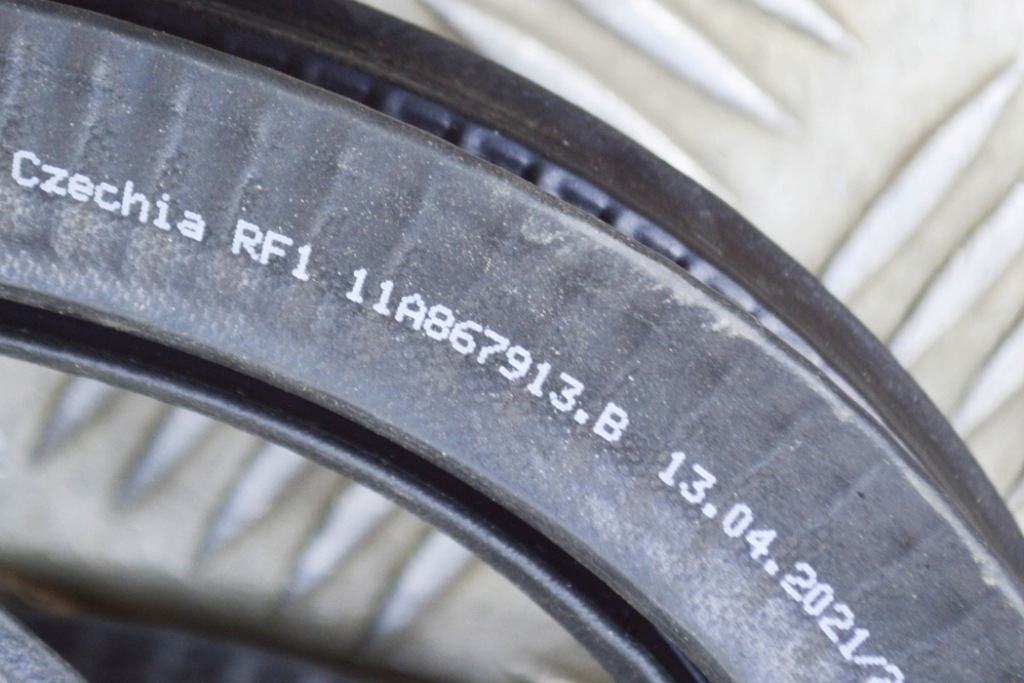 фото №6, Volkswagen id.4 e21 performance прокладка дверь задних левых резиновый элемент 11a8679