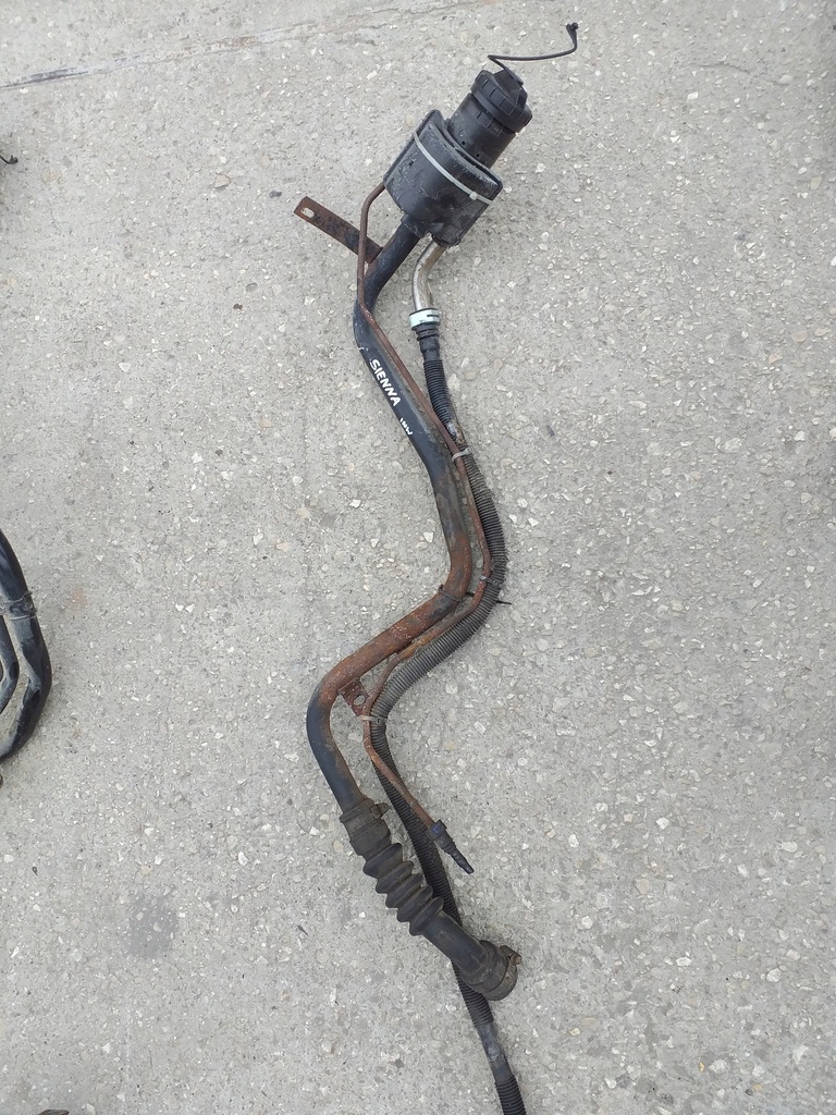 фото №1, Toyota sienna 11- заливная горловина труба заливной топлива inwalida